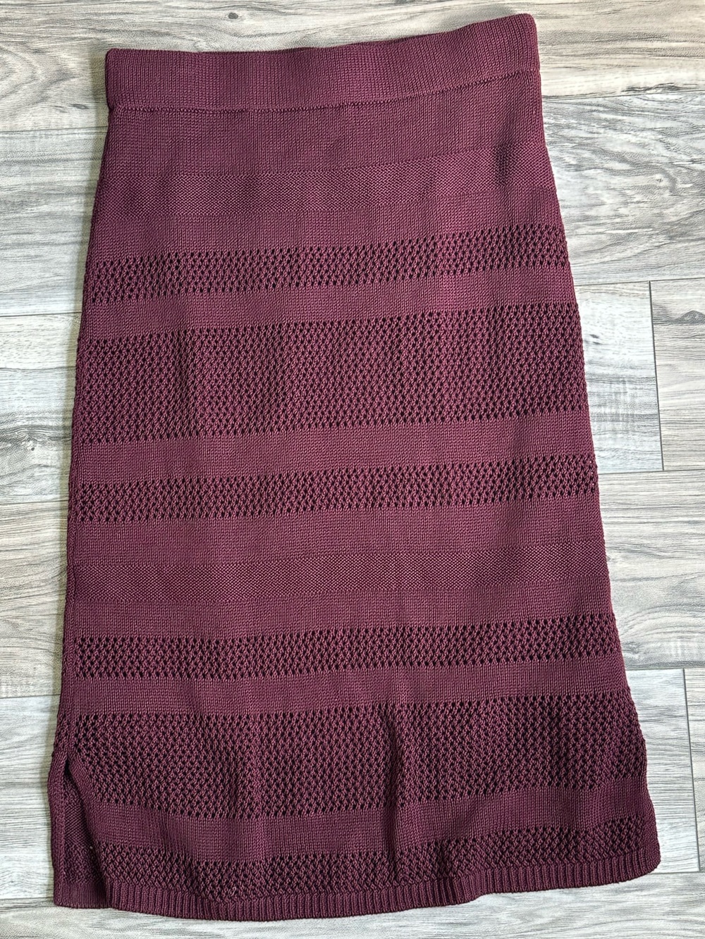 Nine West Women's Open Knit Midi Skirt Lined in Burgundy Cotton Blend Size S - Picture 3 of 7